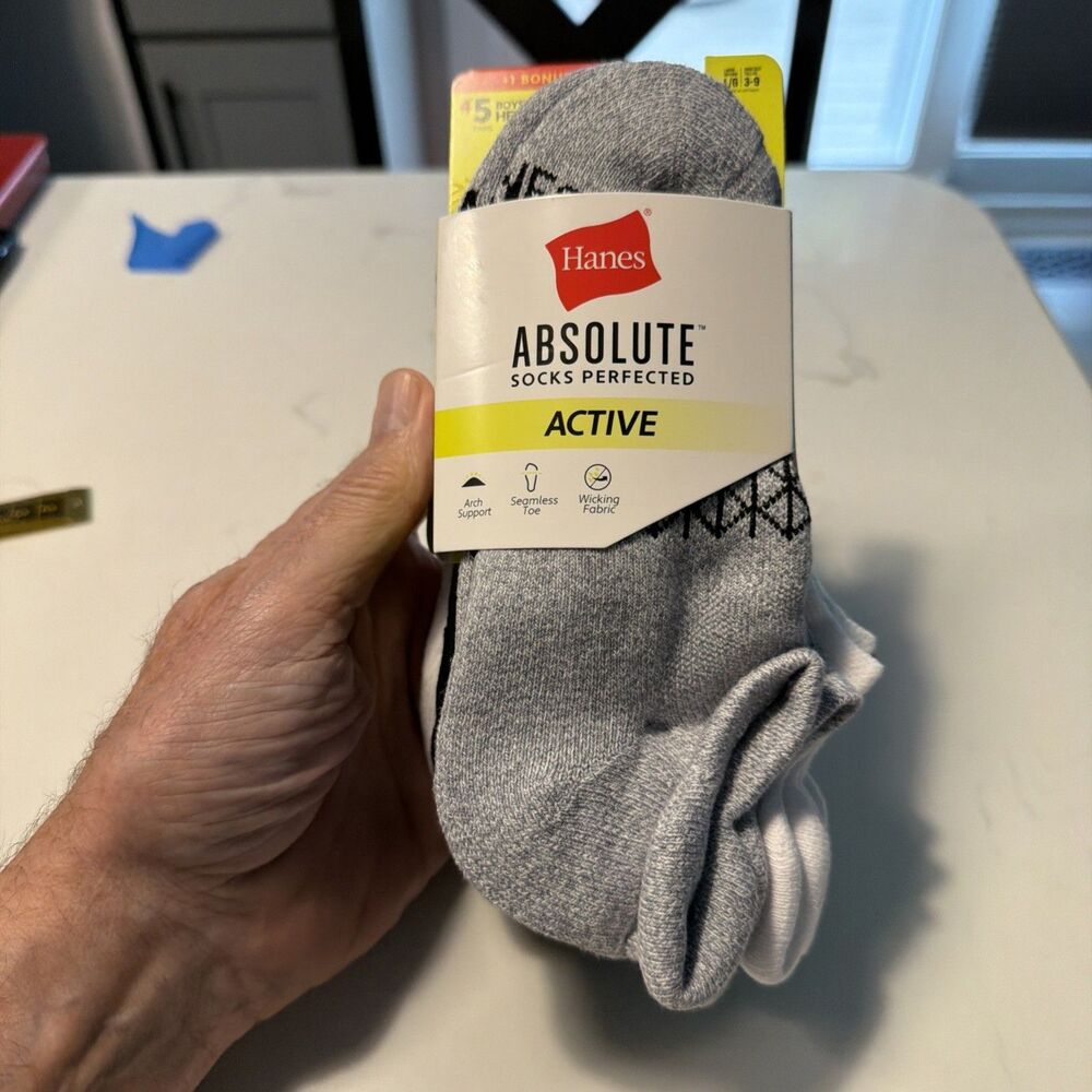 Hanes Boys' 4pk Absolute Active Heel Shield Socks L (3-9) Moisture Wicking